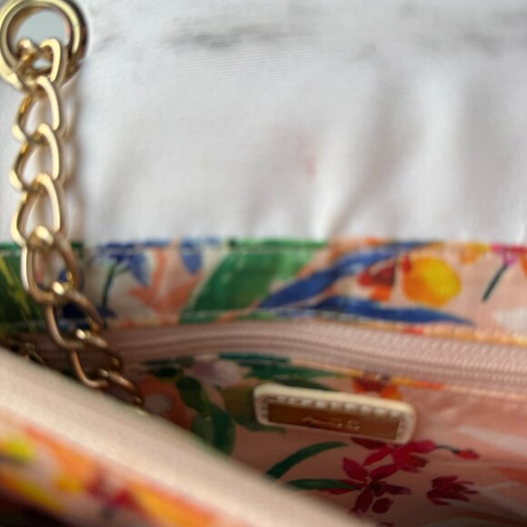 Aldo White Quilted Crossbody Purse with Gold Chain - Picture 11 of 16